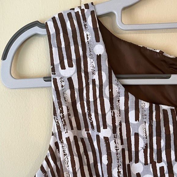 Bobbie Bee Women sleeveless Brown and White abstract dress. Size 12p - Picture 9 of 13